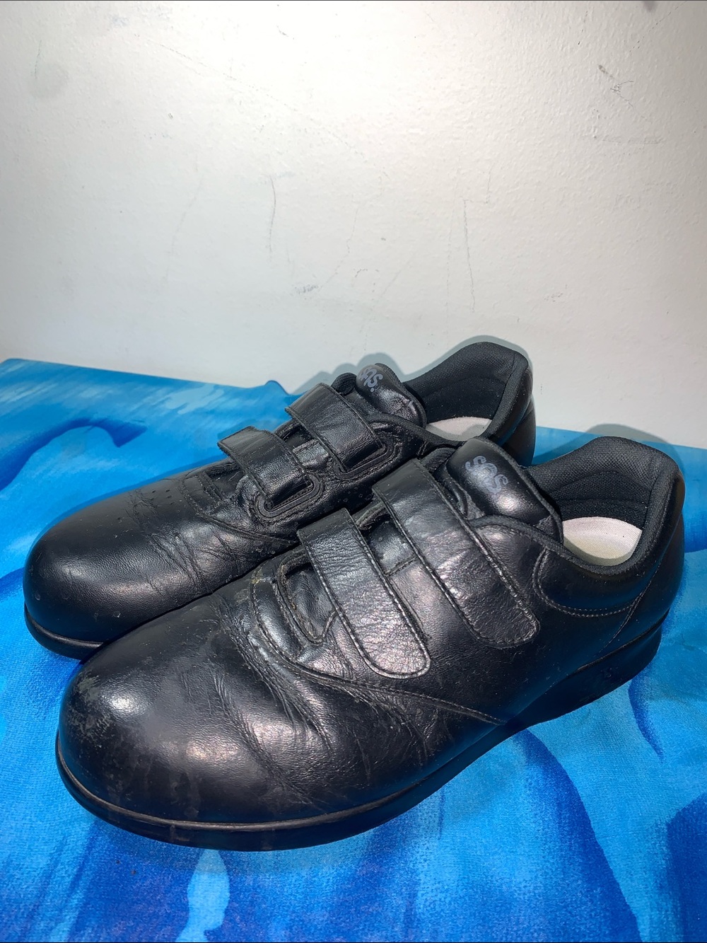 SAS Shoes women’s size 7 Leather Hook and loop straps Black